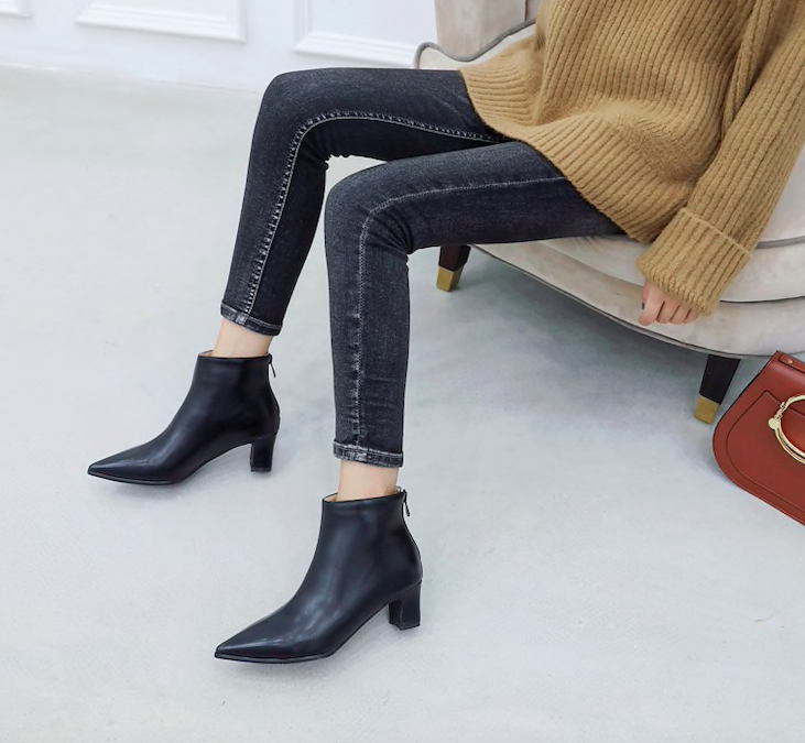 Abel_size_1_pointed_boots