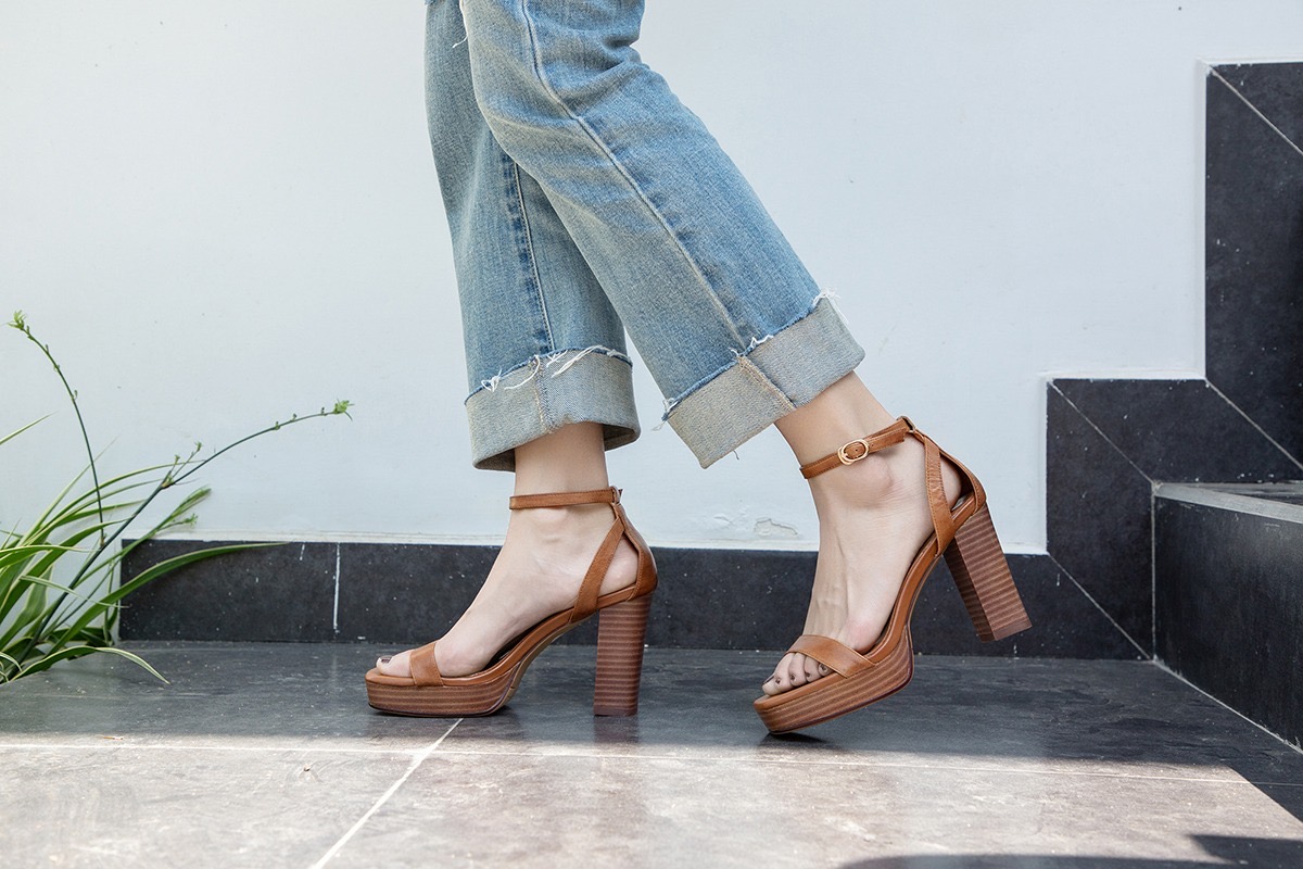 Alandar-petite-brown-platform-sandals