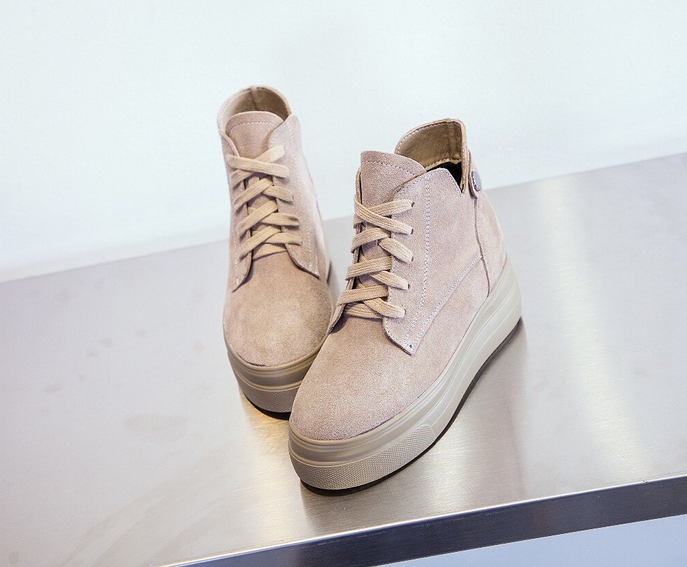Aderson-small-sized-ladies-petite-sneakers