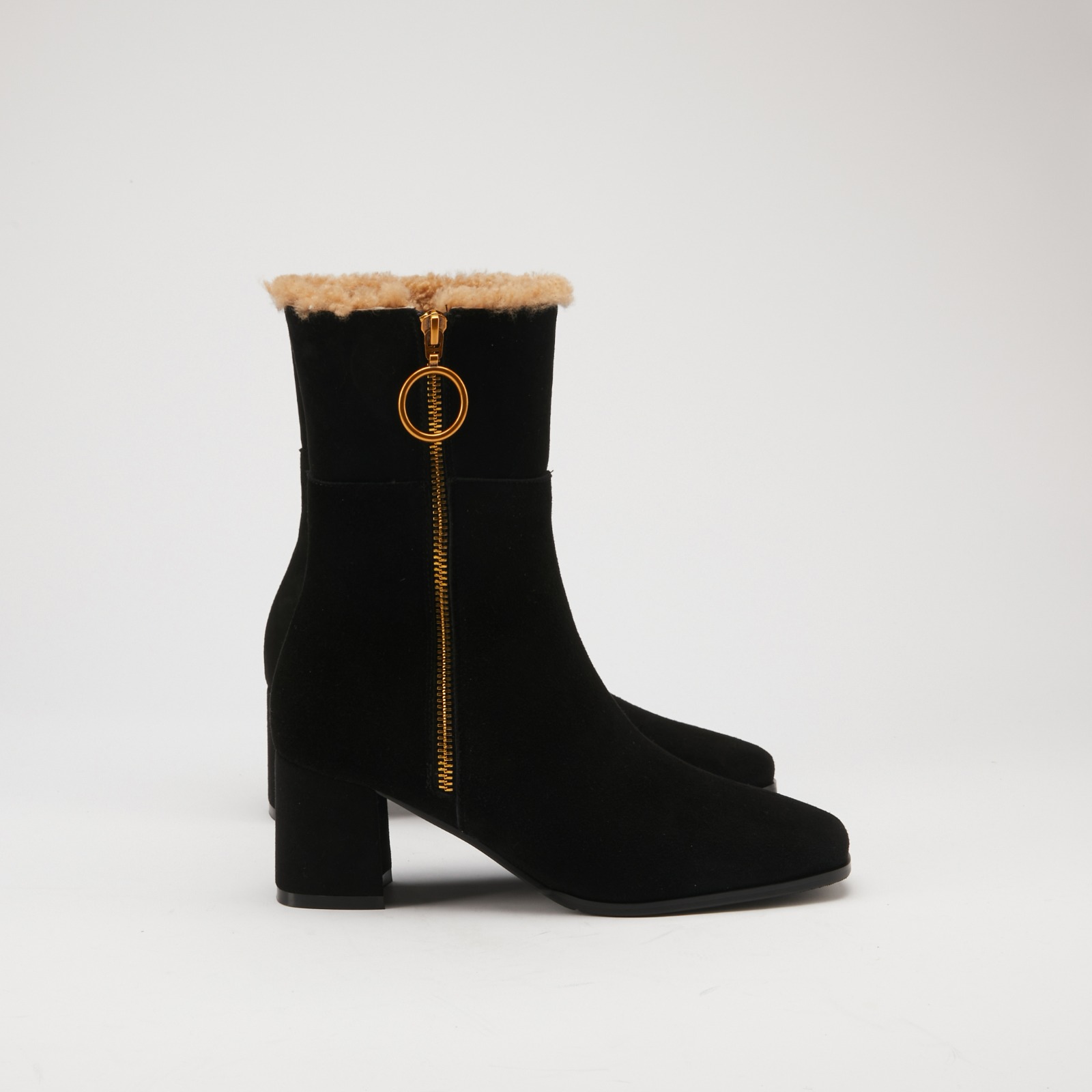 Baah-two-ay-war-boots-small-feet-shoes