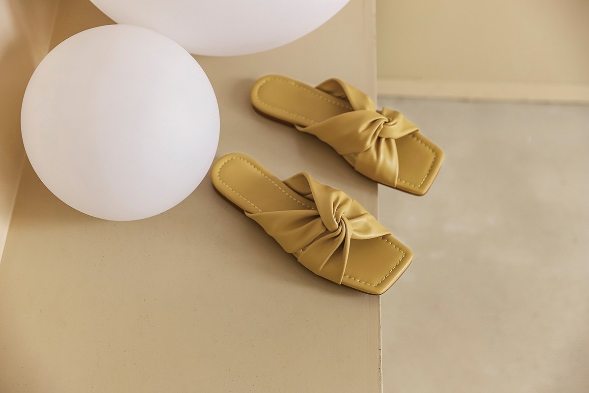 Kassar-petite-womens-sandals-small-feet