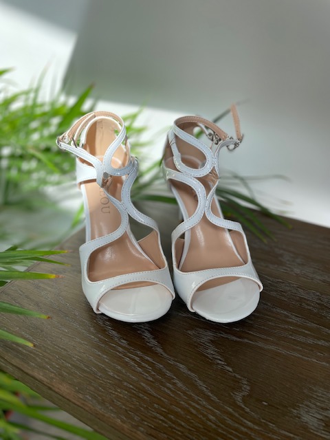 Featured image for “Foxy Custom White 8cm”