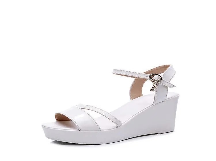 Ulan-wedge-heels-for-small-feet