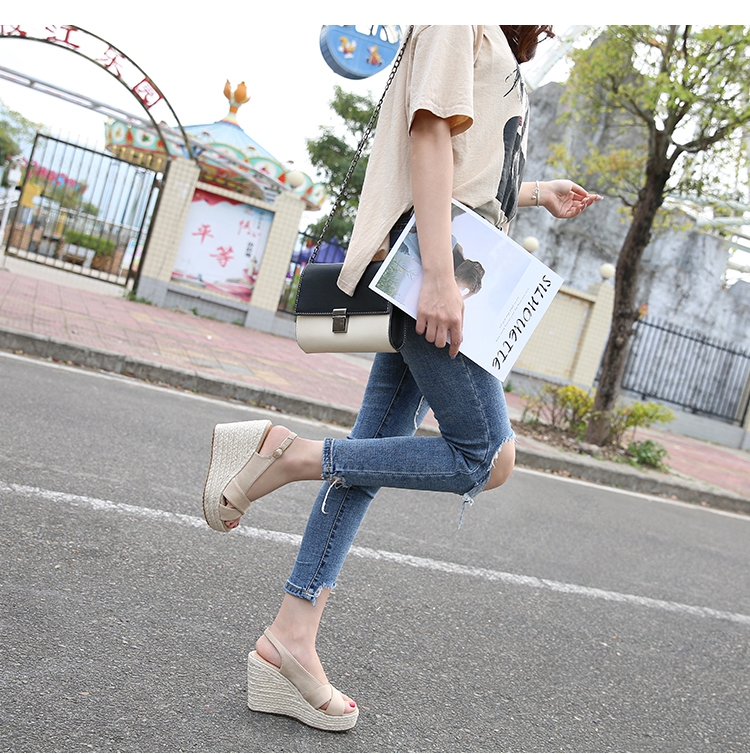 Aman-uk13-eu32-wedge-sandals