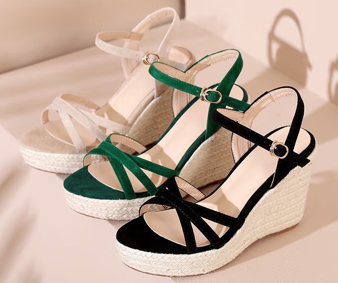 Featured image for “Lisa Beige Size 1”